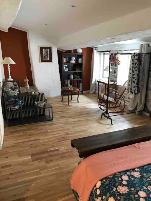 La Maison De Lea, Chambres D'Hotes De 14 Couchages Tournus Exteriör bild