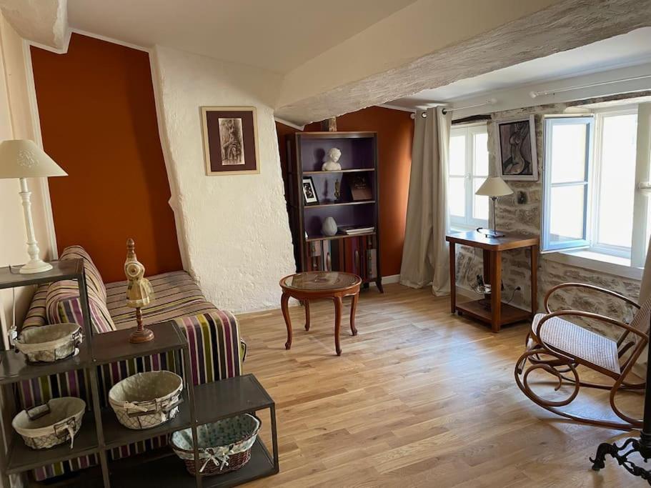 La Maison De Lea, Chambres D'Hotes De 14 Couchages Tournus Exteriör bild