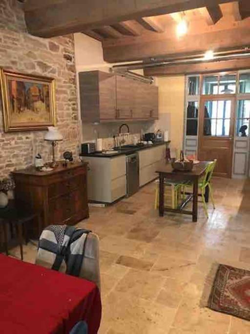 La Maison De Lea, Chambres D'Hotes De 14 Couchages Tournus Exteriör bild