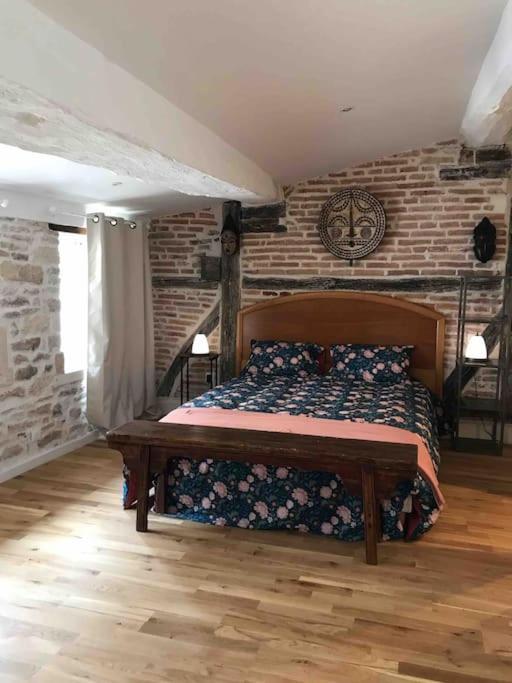 La Maison De Lea, Chambres D'Hotes De 14 Couchages Tournus Exteriör bild