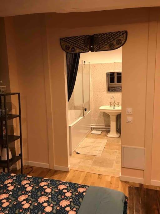 La Maison De Lea, Chambres D'Hotes De 14 Couchages Tournus Exteriör bild