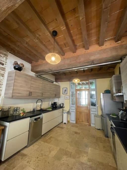 La Maison De Lea, Chambres D'Hotes De 14 Couchages Tournus Exteriör bild